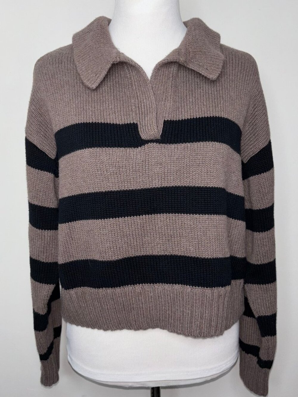 Gap Brown Stripe Cotton V-Neck Polo Sweater Size L Petite - Picture 2 of 12
